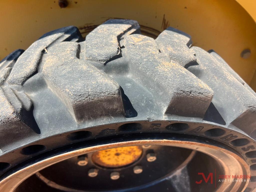 2002 CAT 216 SKID LOADER