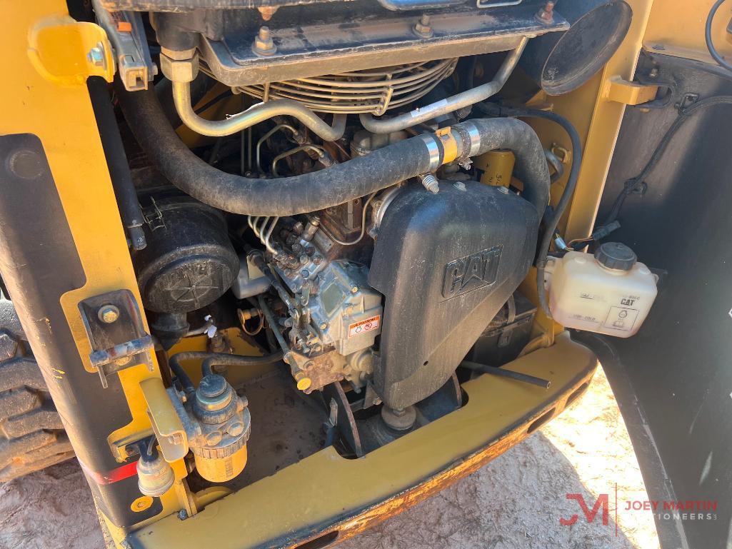 2002 CAT 216 SKID LOADER