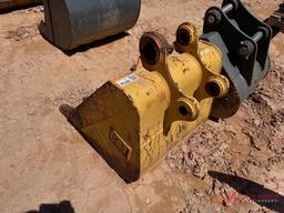 CAT 28" EXCAVATOR TOOTH BUCKET