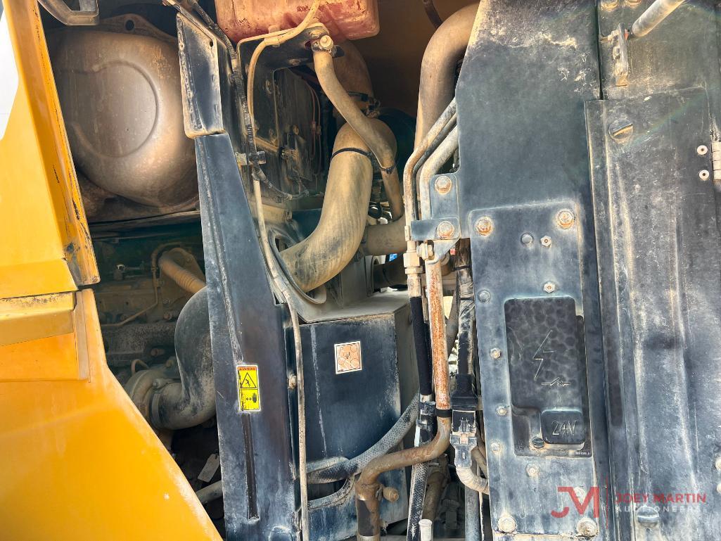2015 CAT 938M RUBBER TIRE LOADER