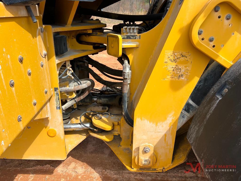 2015 CAT 938M RUBBER TIRE LOADER