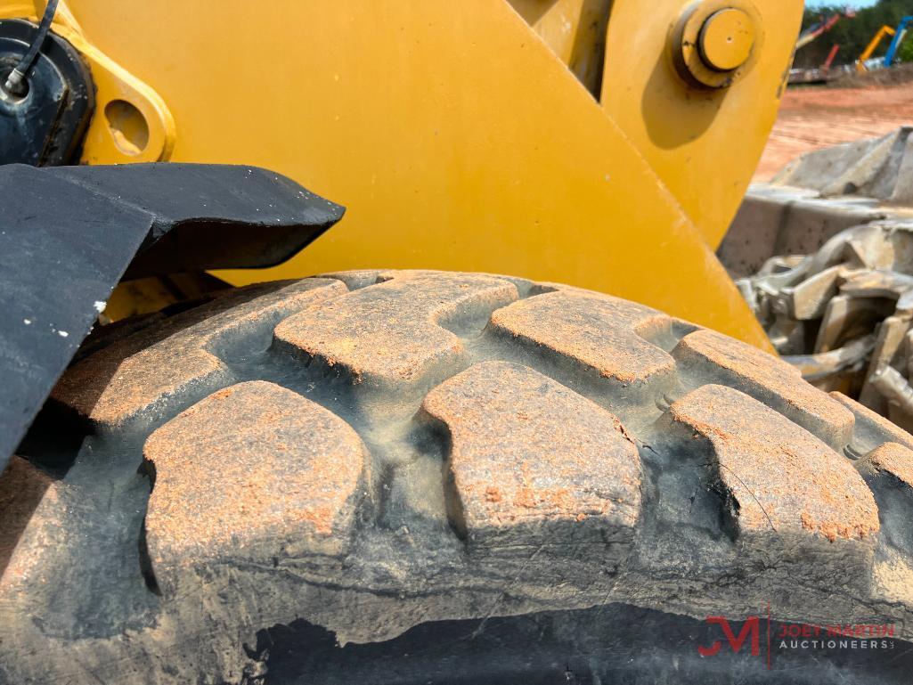 2015 CAT 938M RUBBER TIRE LOADER
