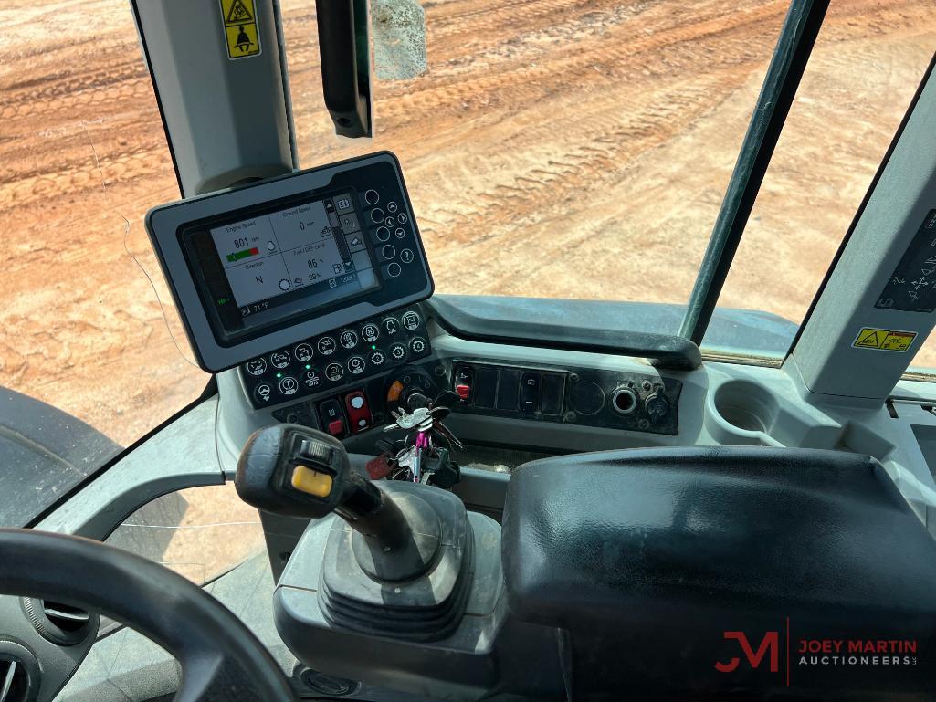 2015 CAT 938M RUBBER TIRE LOADER