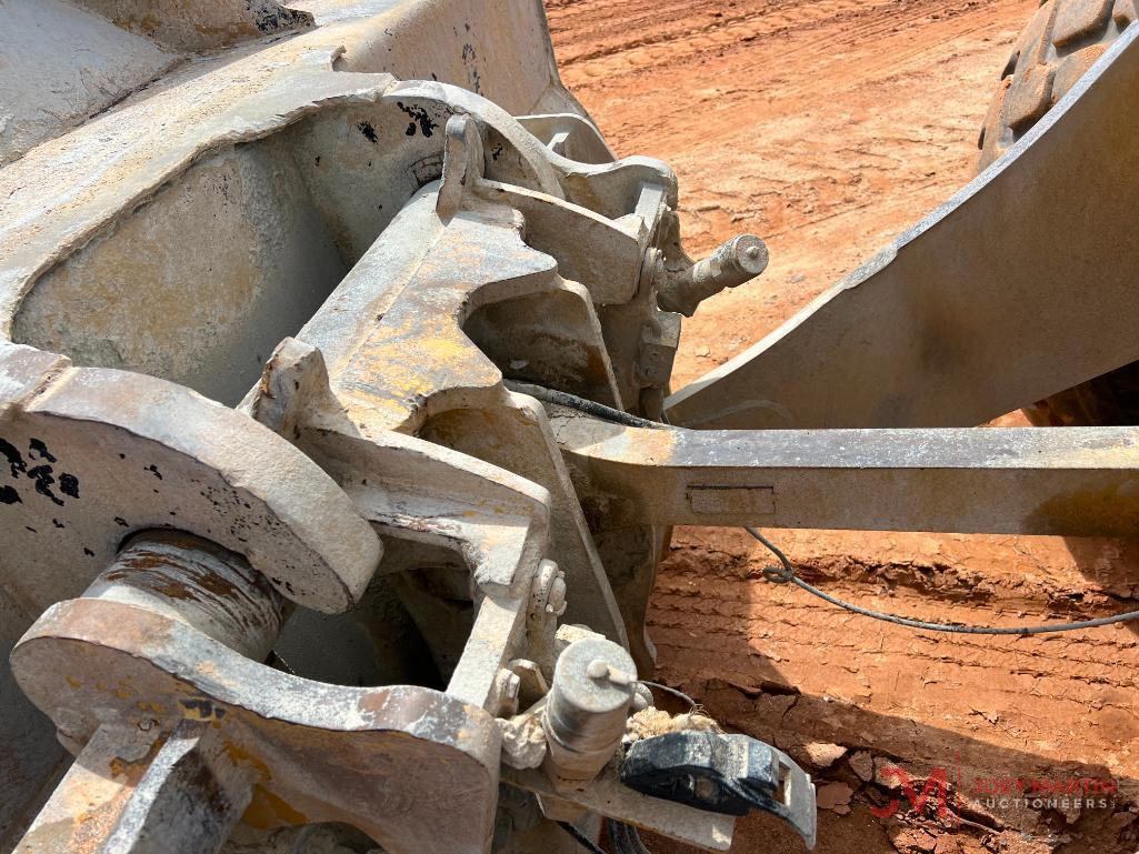 2015 CAT 938M RUBBER TIRE LOADER