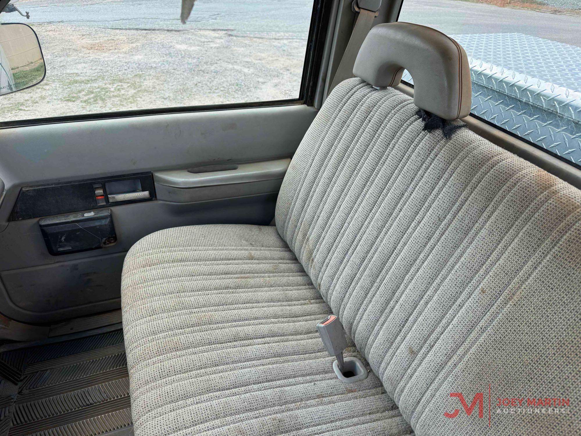 1994 GMC 1500 SL PICKUP TRUCK