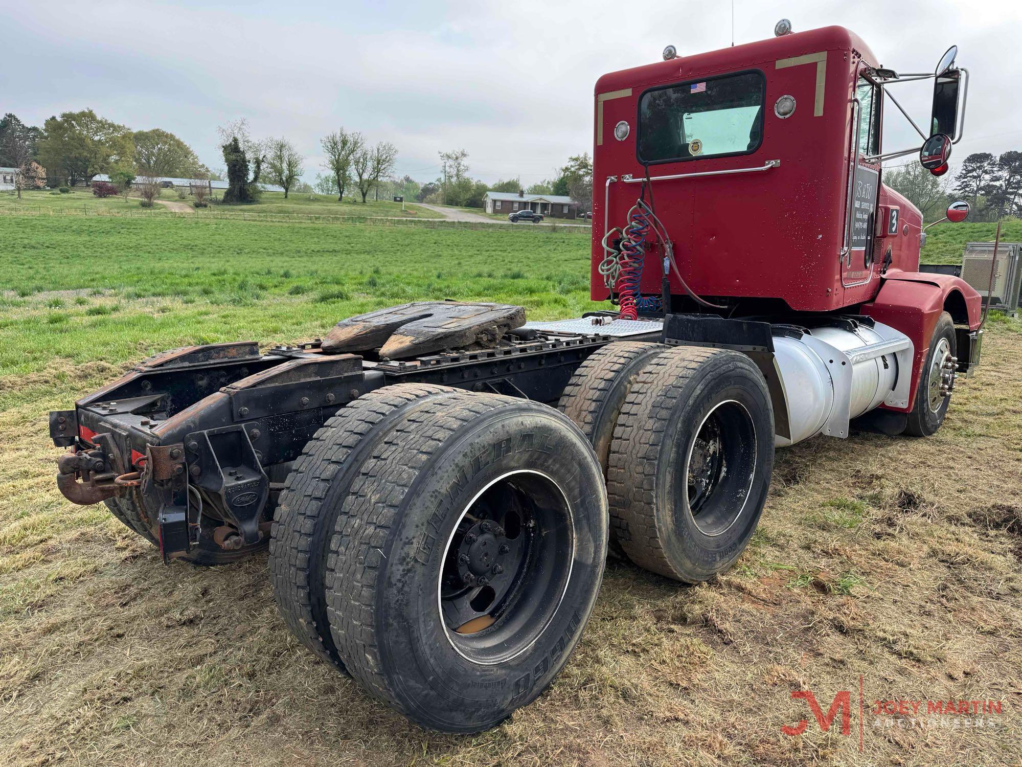 1992 PETERBILT377 DAY CAB TRUCK TRACTOR