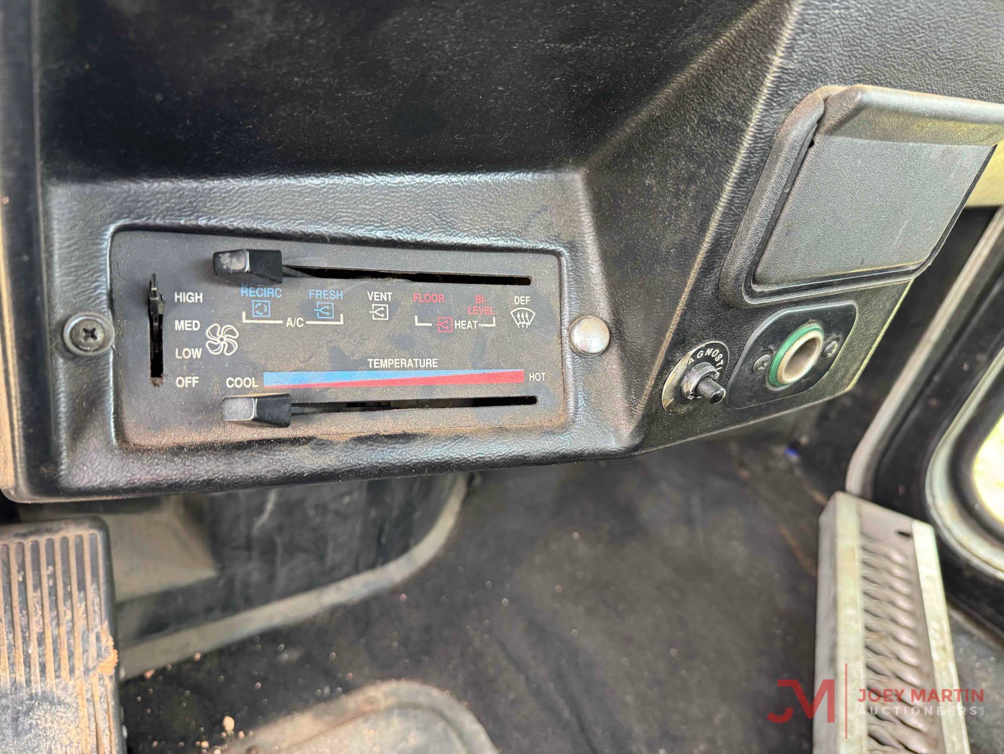 1992 PETERBILT377 DAY CAB TRUCK TRACTOR