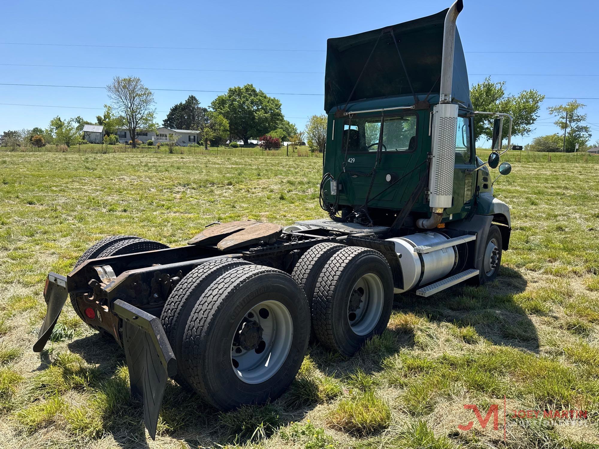 2007 MACK VISION CXN613T/A DAY CAB TRUCK TRACTOR