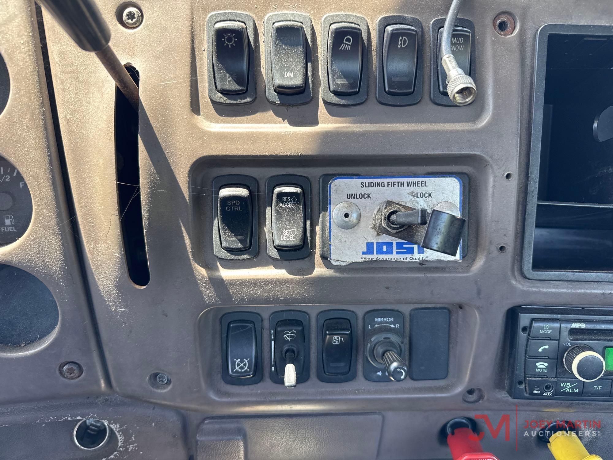 2007 MACK VISION CXN613T/A DAY CAB TRUCK TRACTOR