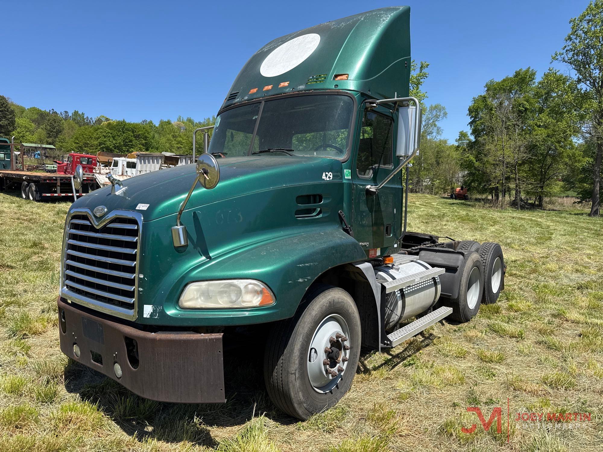 2007 MACK VISION CXN613T/A DAY CAB TRUCK TRACTOR