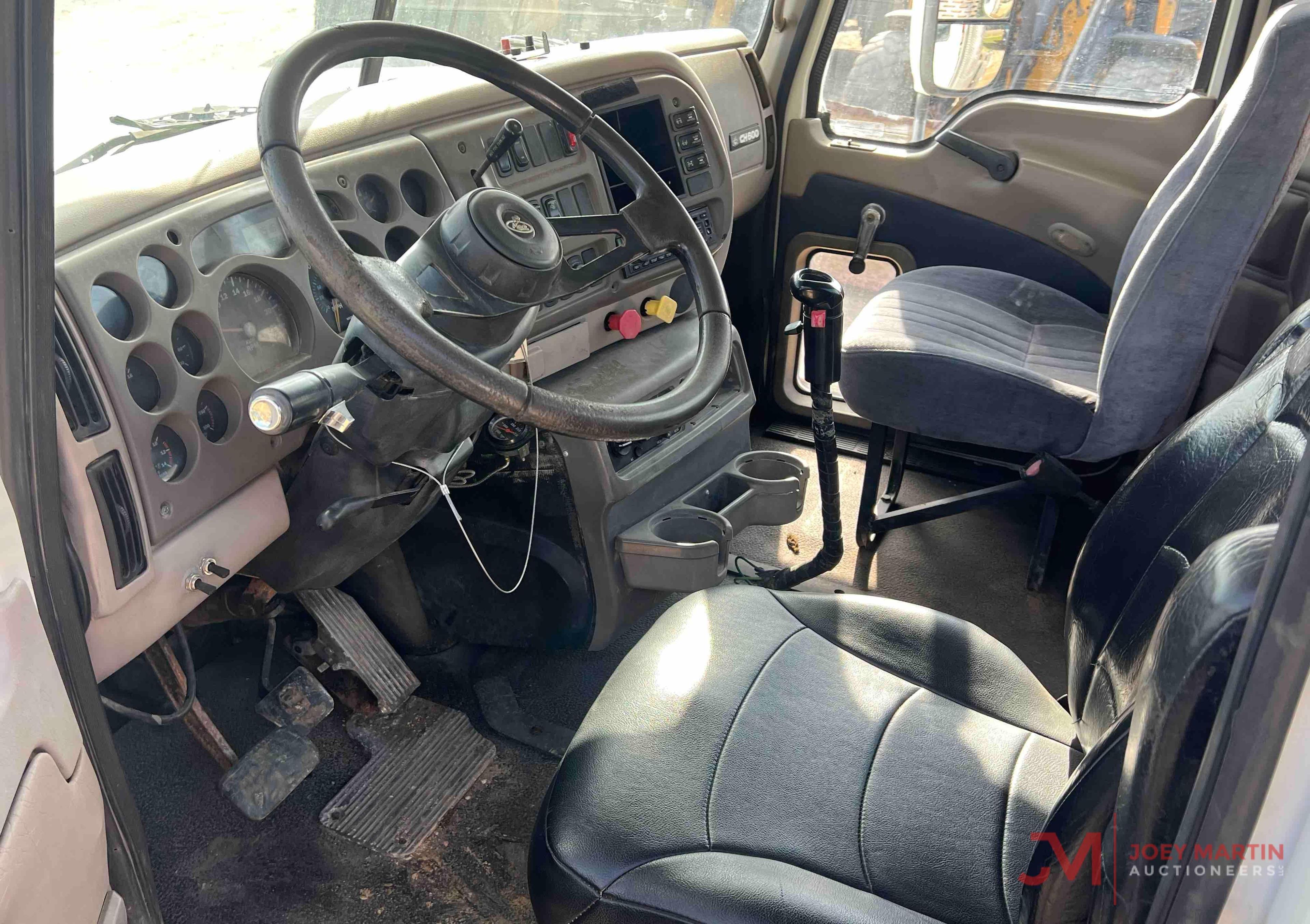 2007 MACK CHN613 DAY CAB TRUCK TRACTOR