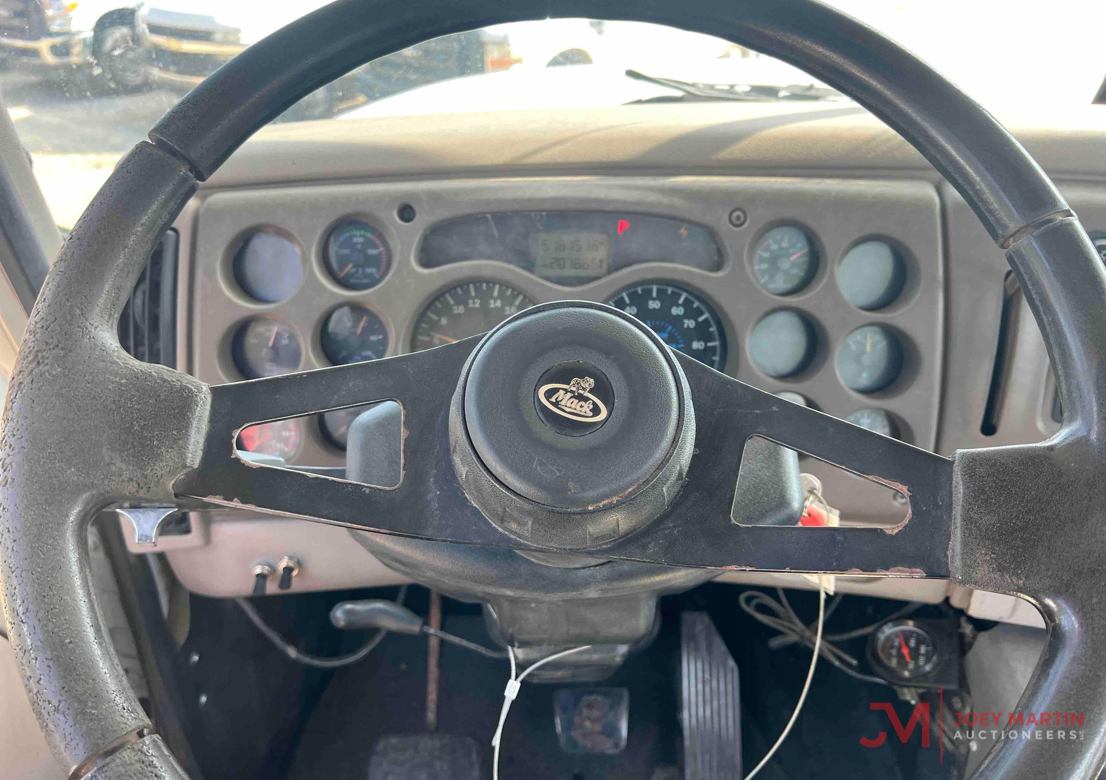 2007 MACK CHN613 DAY CAB TRUCK TRACTOR
