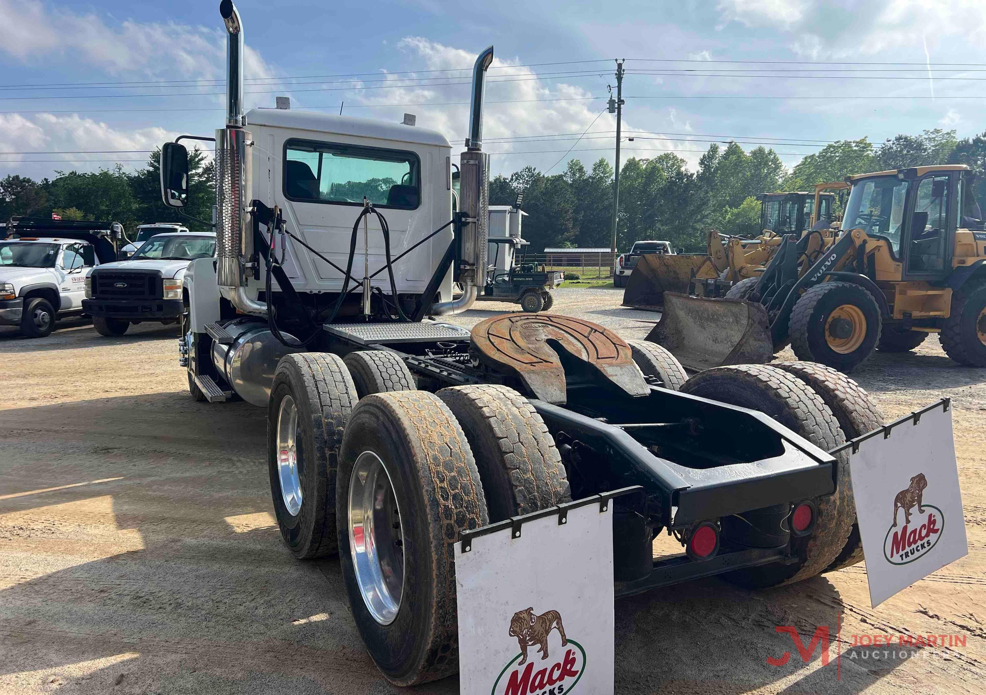 2007 MACK CHN613 DAY CAB TRUCK TRACTOR