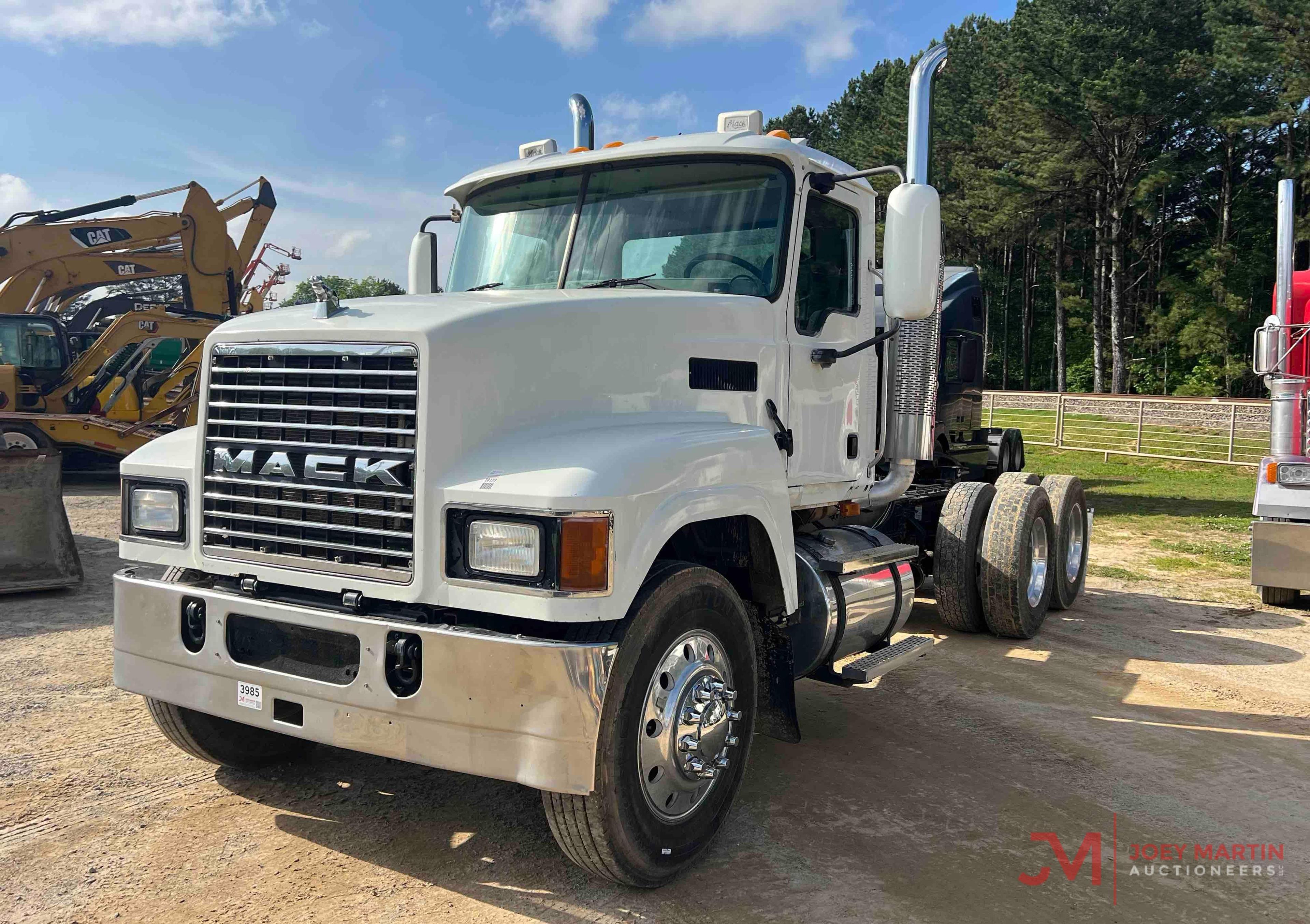 2007 MACK CHN613 DAY CAB TRUCK TRACTOR