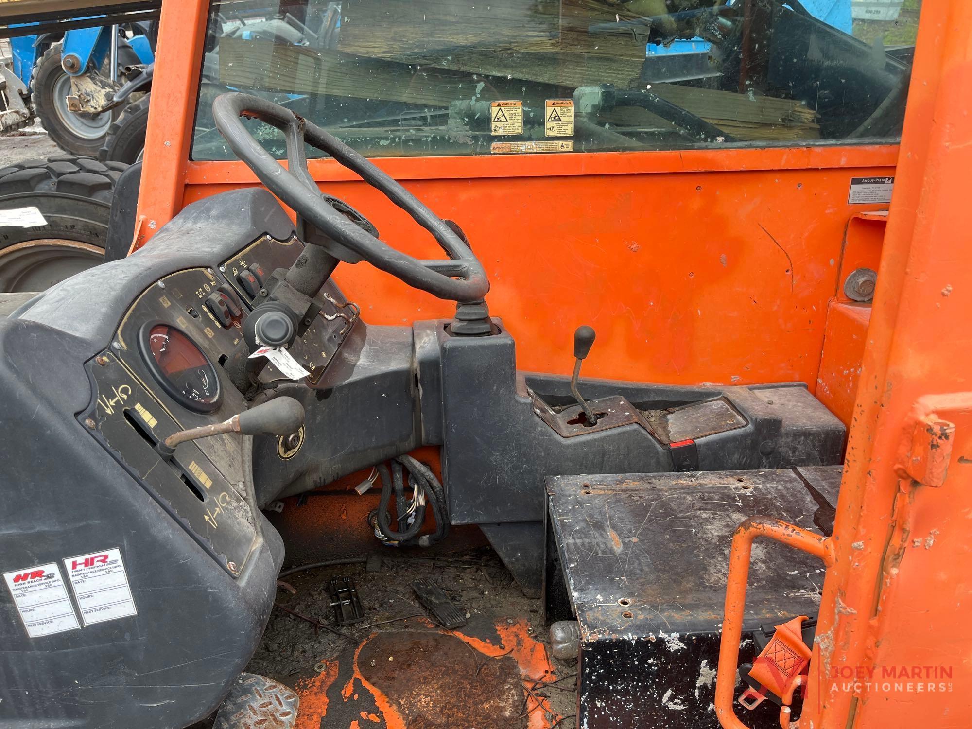 JLG 642 TELEHANDLER