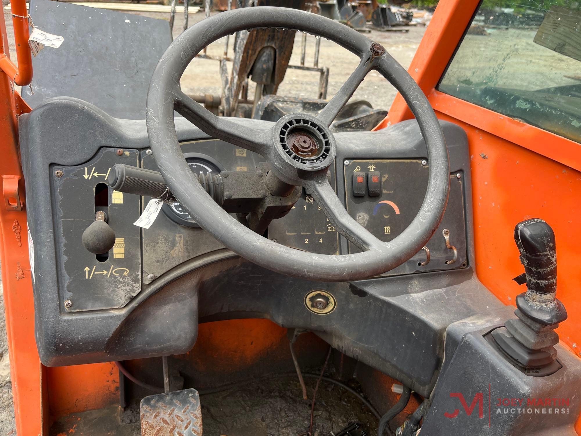 JLG 642 TELEHANDLER