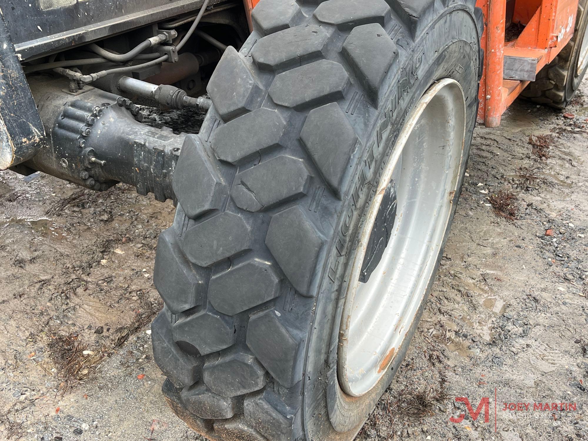 JLG 642 TELEHANDLER