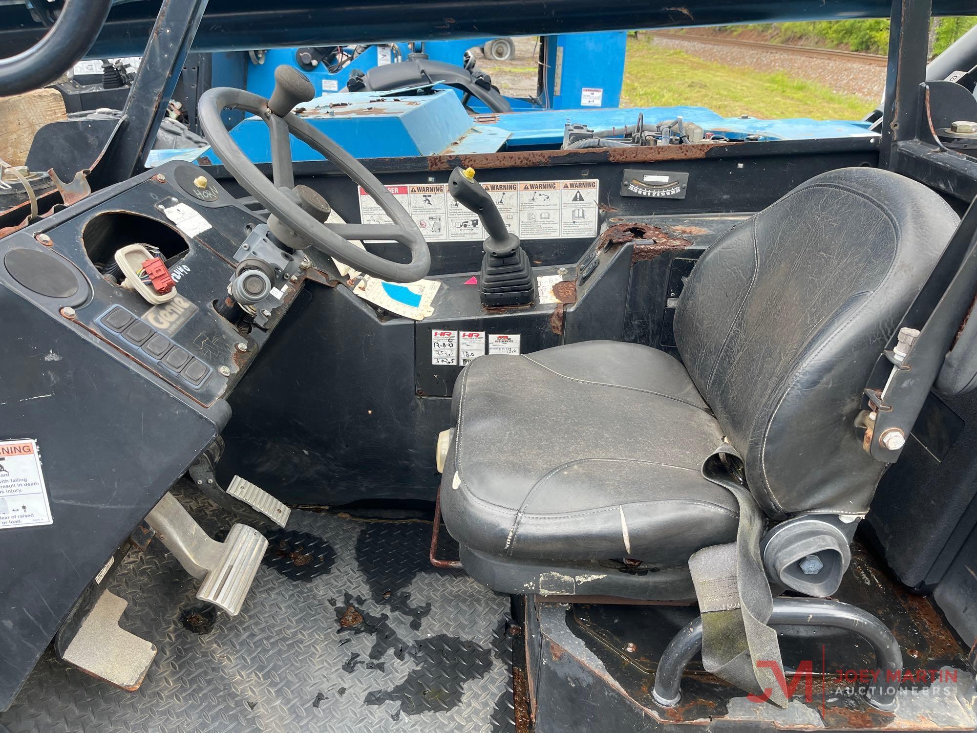 2015 GENIE GTH1056 TELEHANDLER