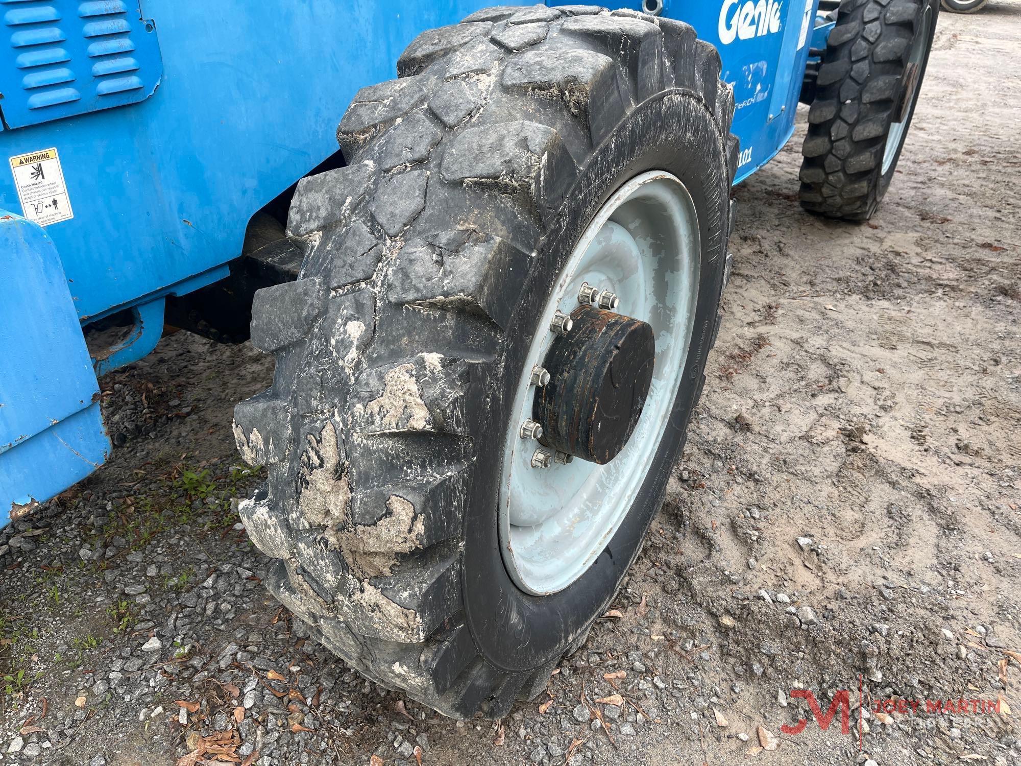 2015 GENIE GTH1056 TELEHANDLER