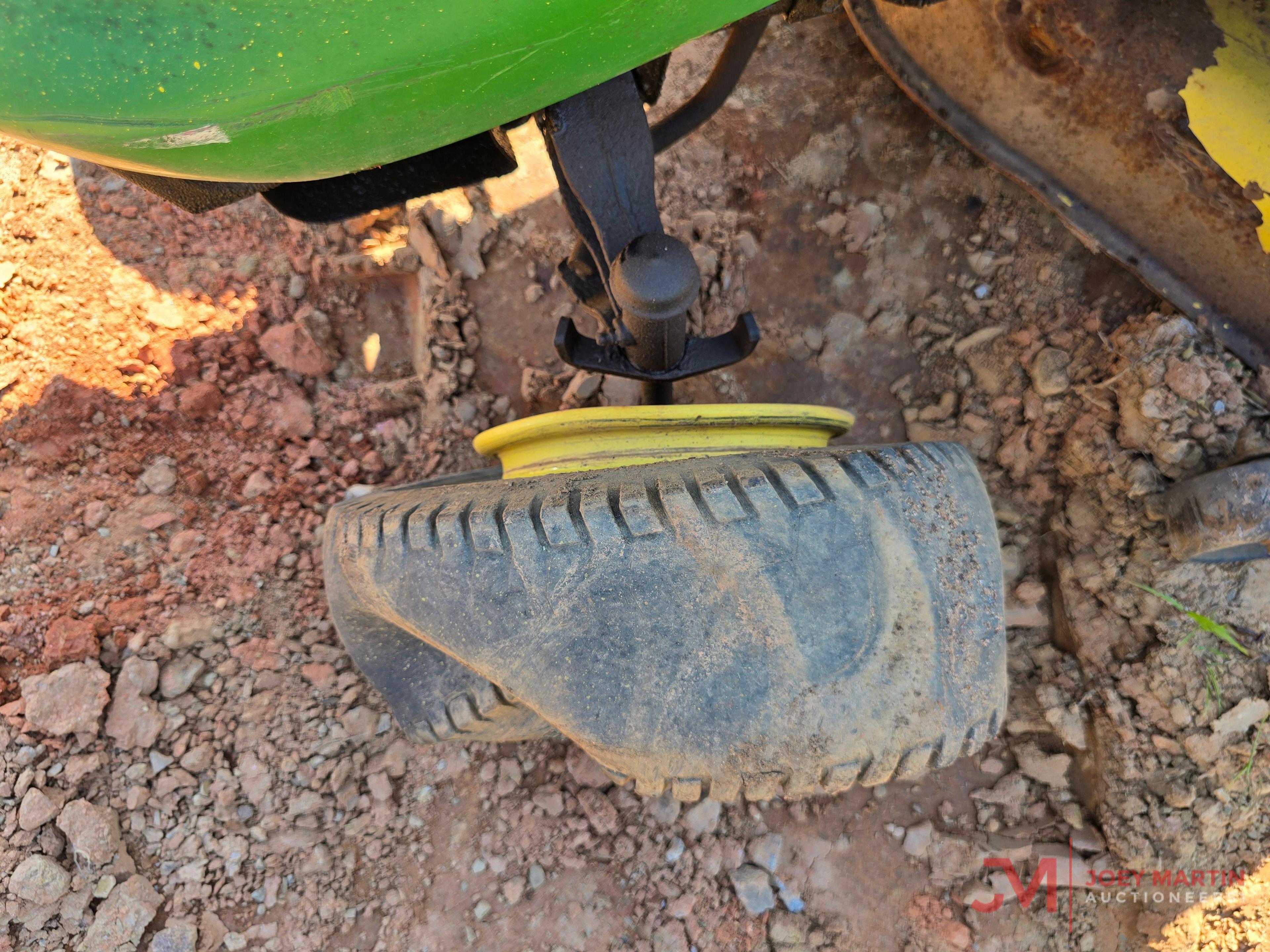 JOHN DEERE RIDING LAWN MOWER