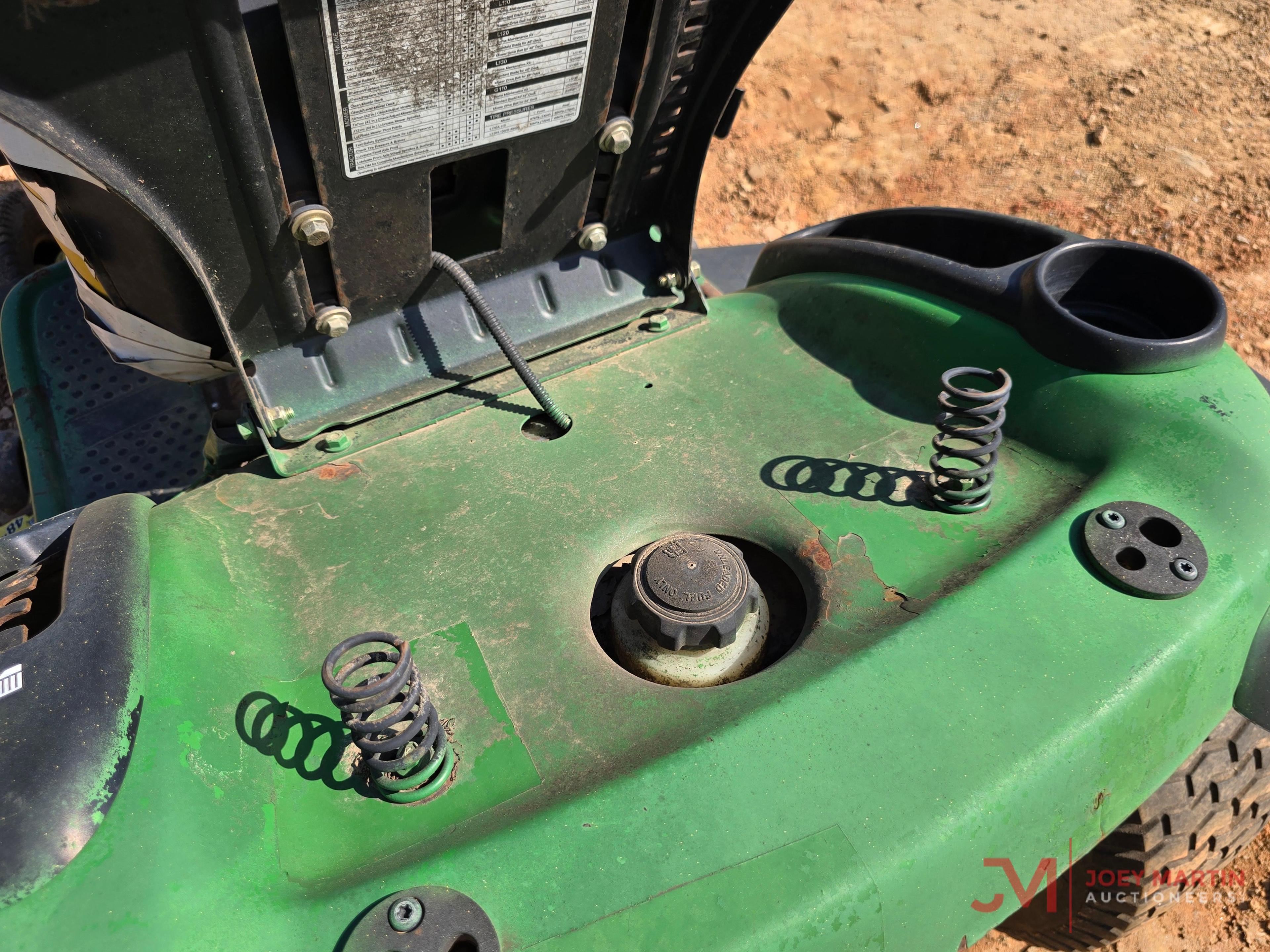 JOHN DEERE RIDING LAWN MOWER