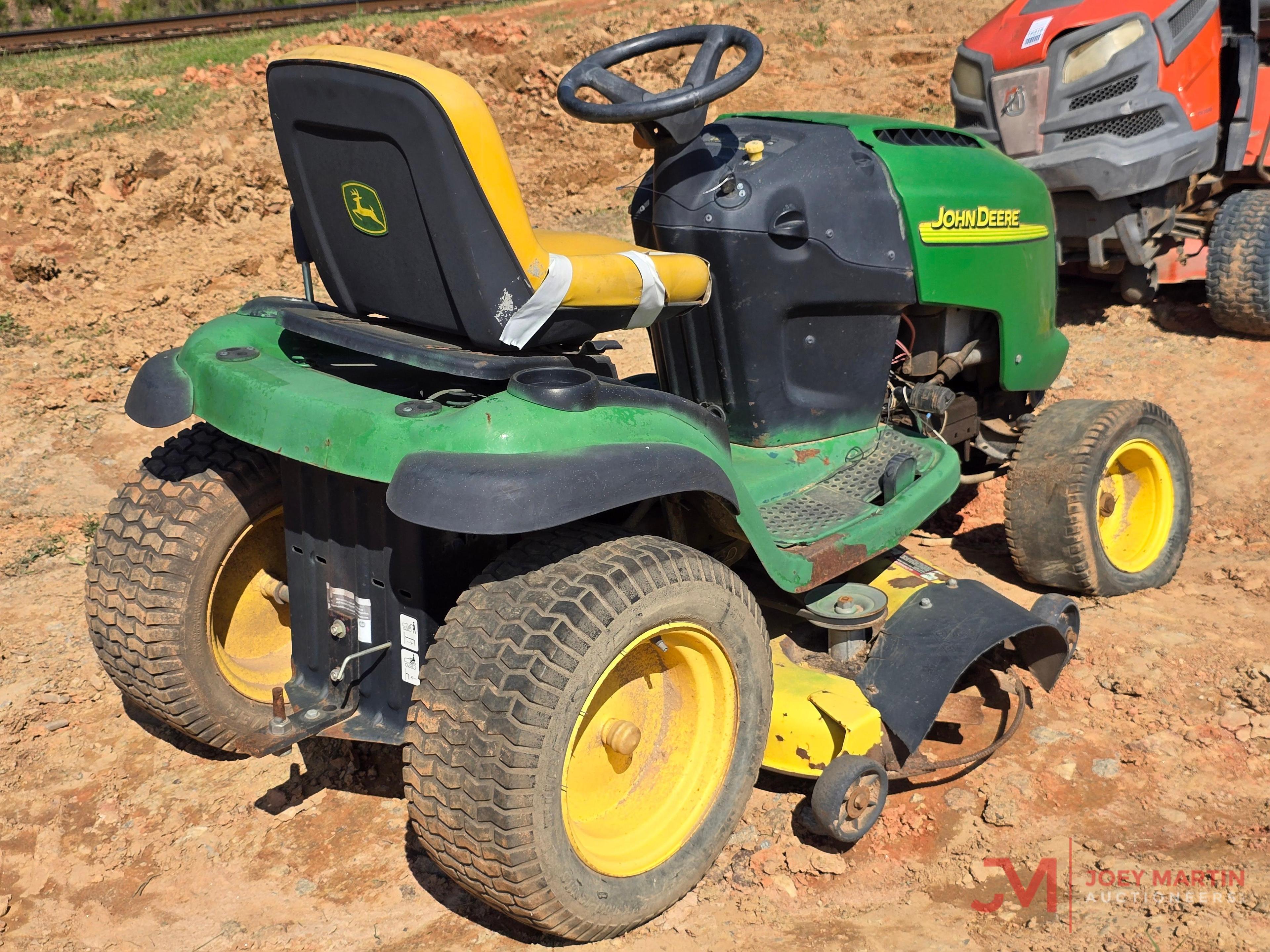 JOHN DEERE RIDING LAWN MOWER