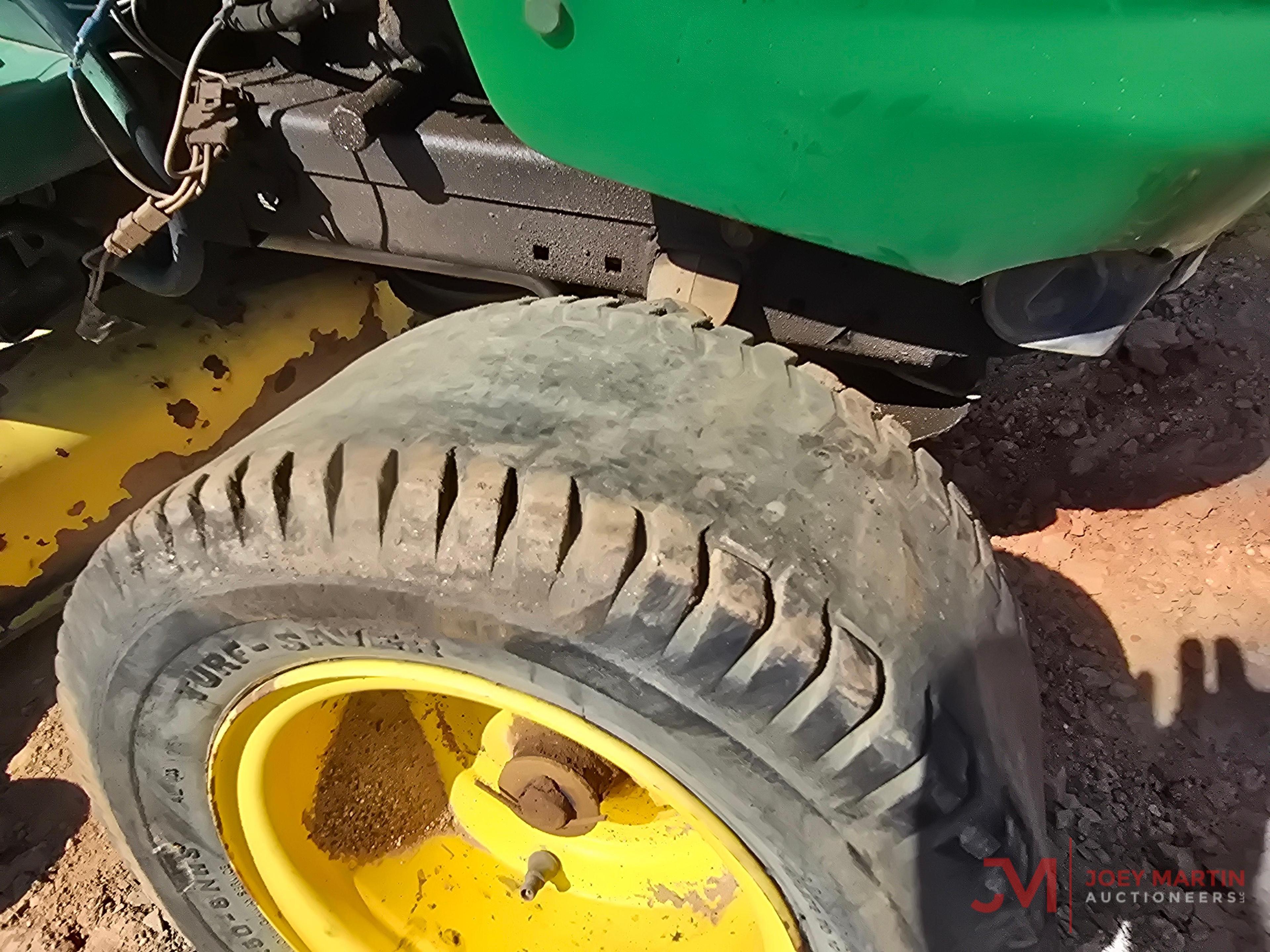JOHN DEERE RIDING LAWN MOWER