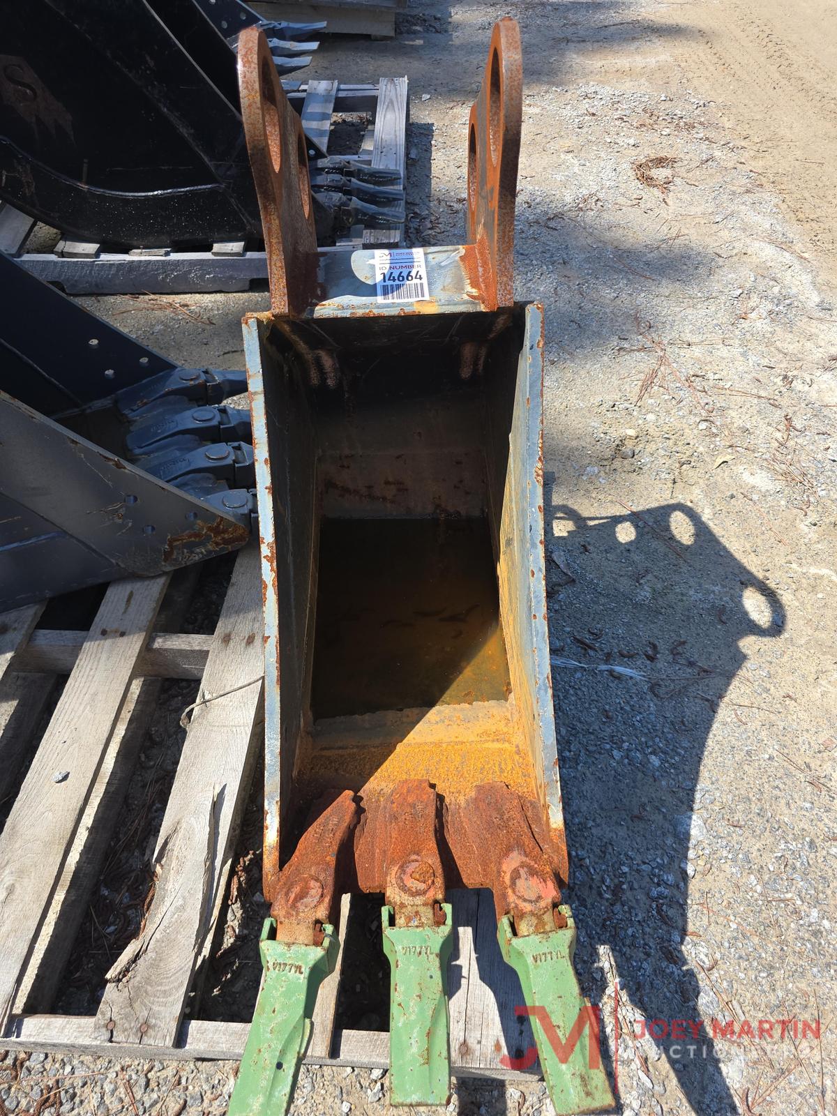 SOLESBEE 12" EXCAVATOR TOOTH BUCKET