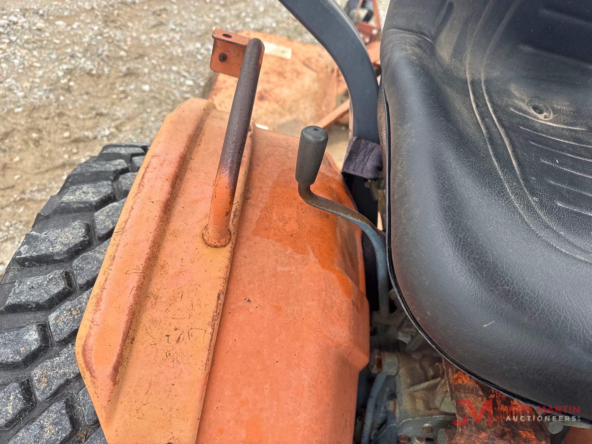 KUBOTA B6100E UTILITY TRACTOR