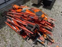 CONTENTS OF PALLET VARIOUS ROAD SIGNS