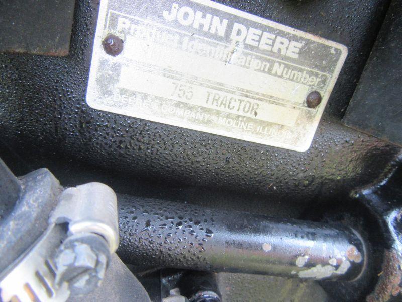 (2425) John Deere 755 w/ John Deere 52 Loader
