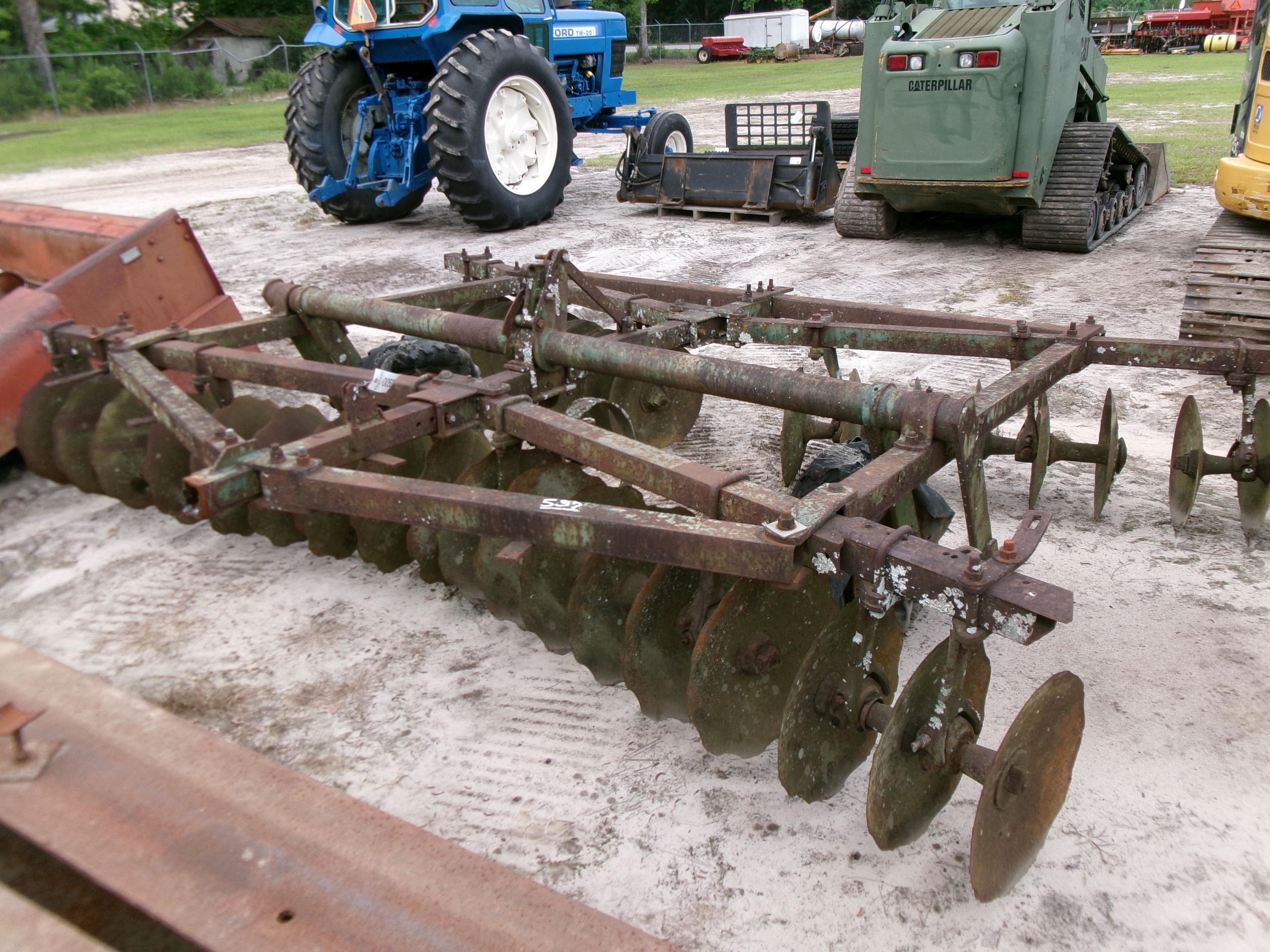 (0537)  12' JOHN DEERE DISC HARROW