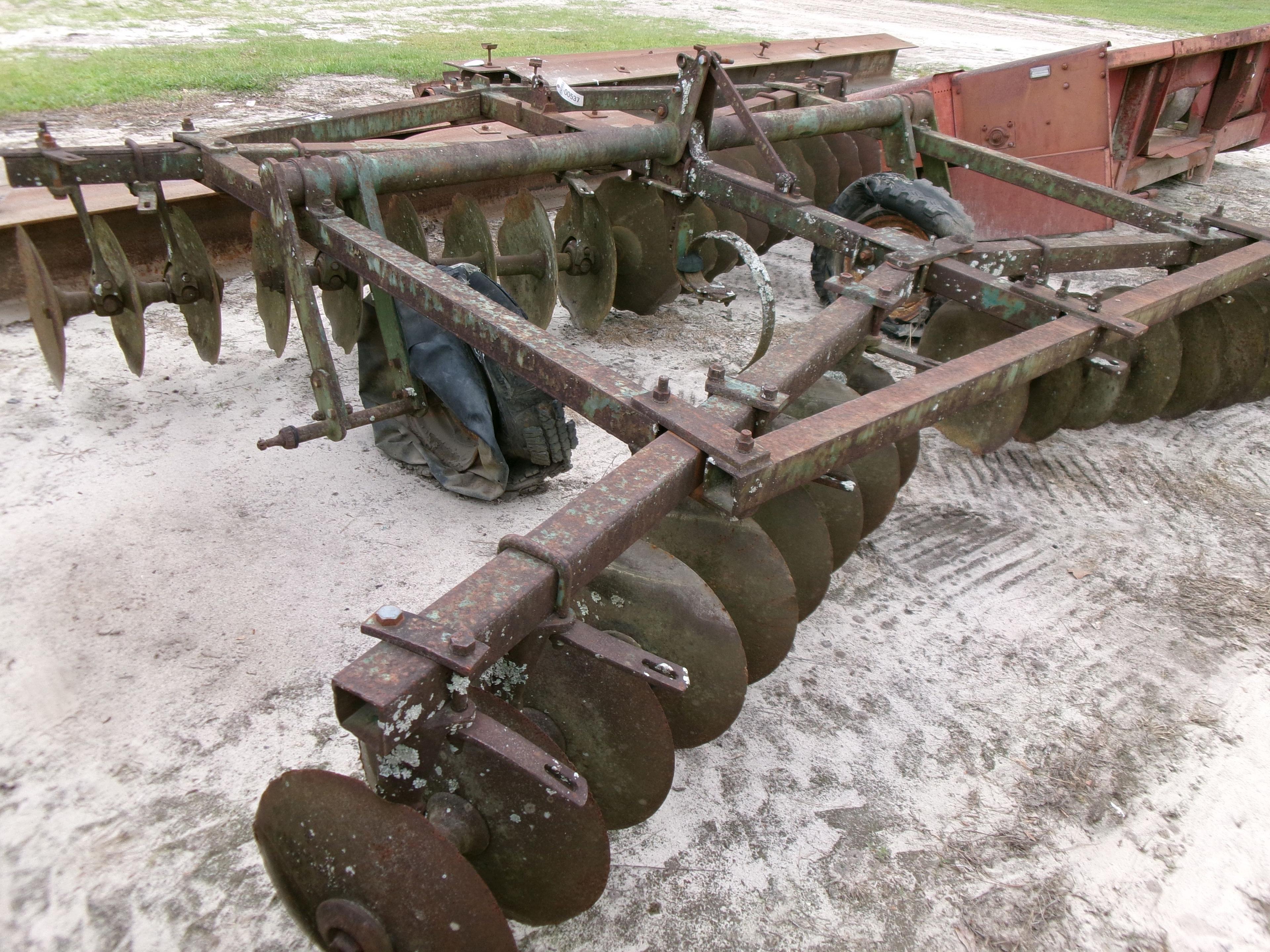 (0537)  12' JOHN DEERE DISC HARROW