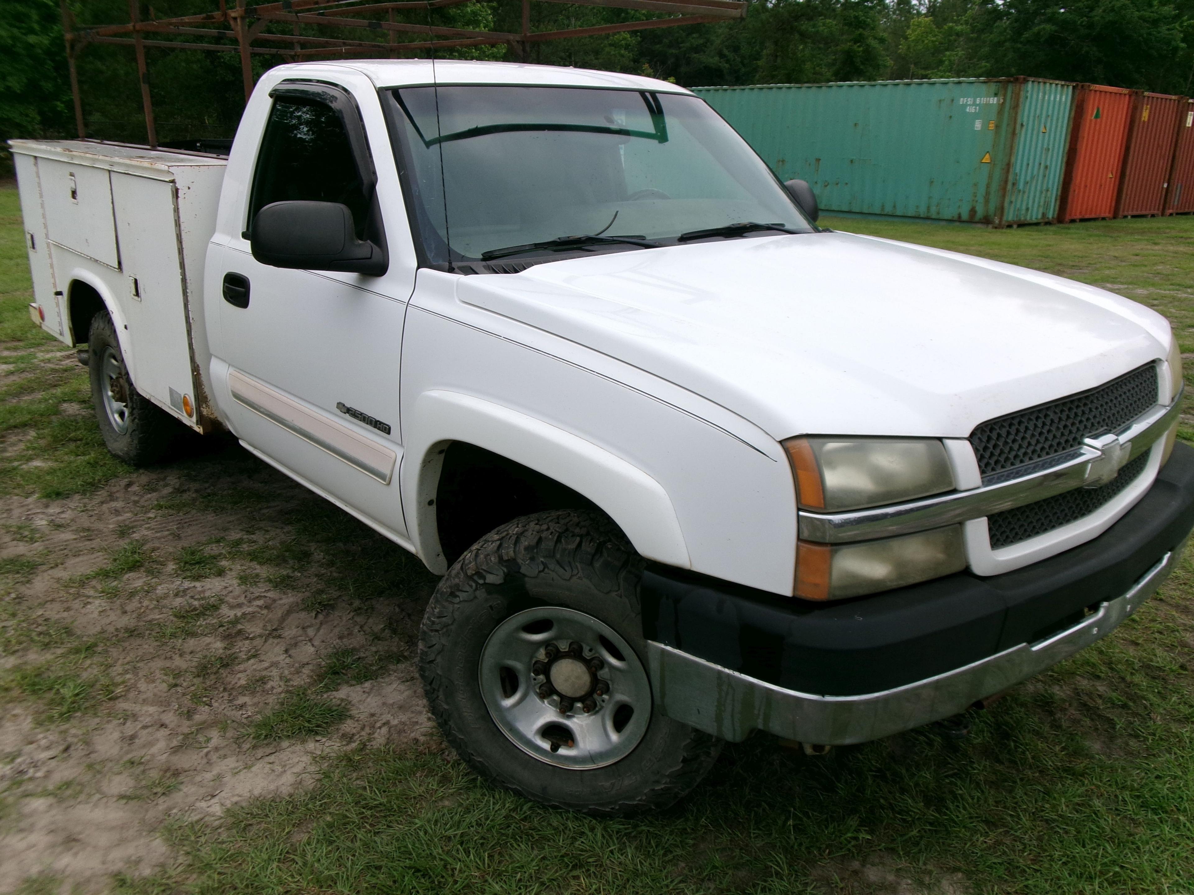 (0547)  2003 CHEVY 2500HD SERVICE TRUCK W/TITLE