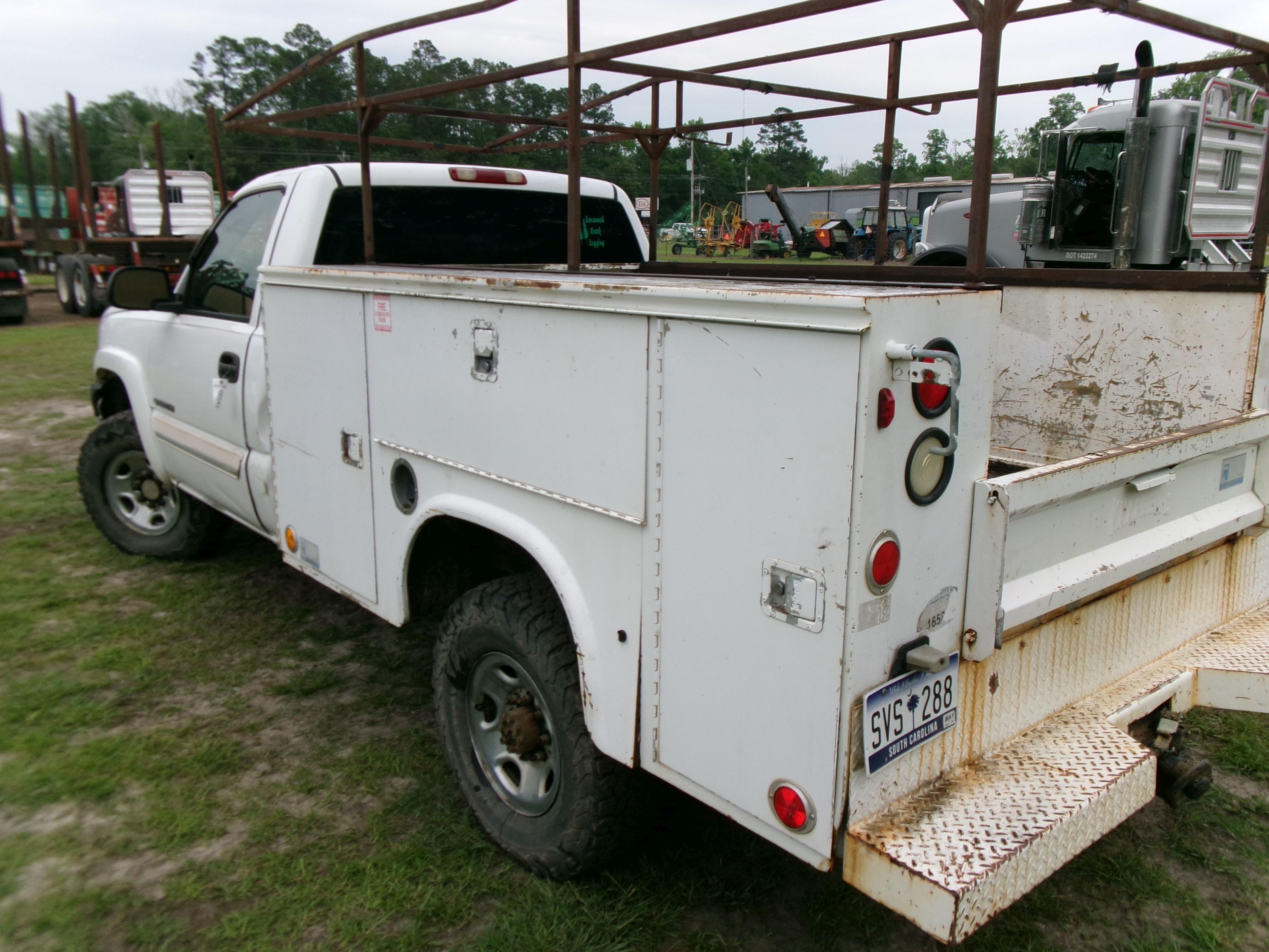 (0547)  2003 CHEVY 2500HD SERVICE TRUCK W/TITLE