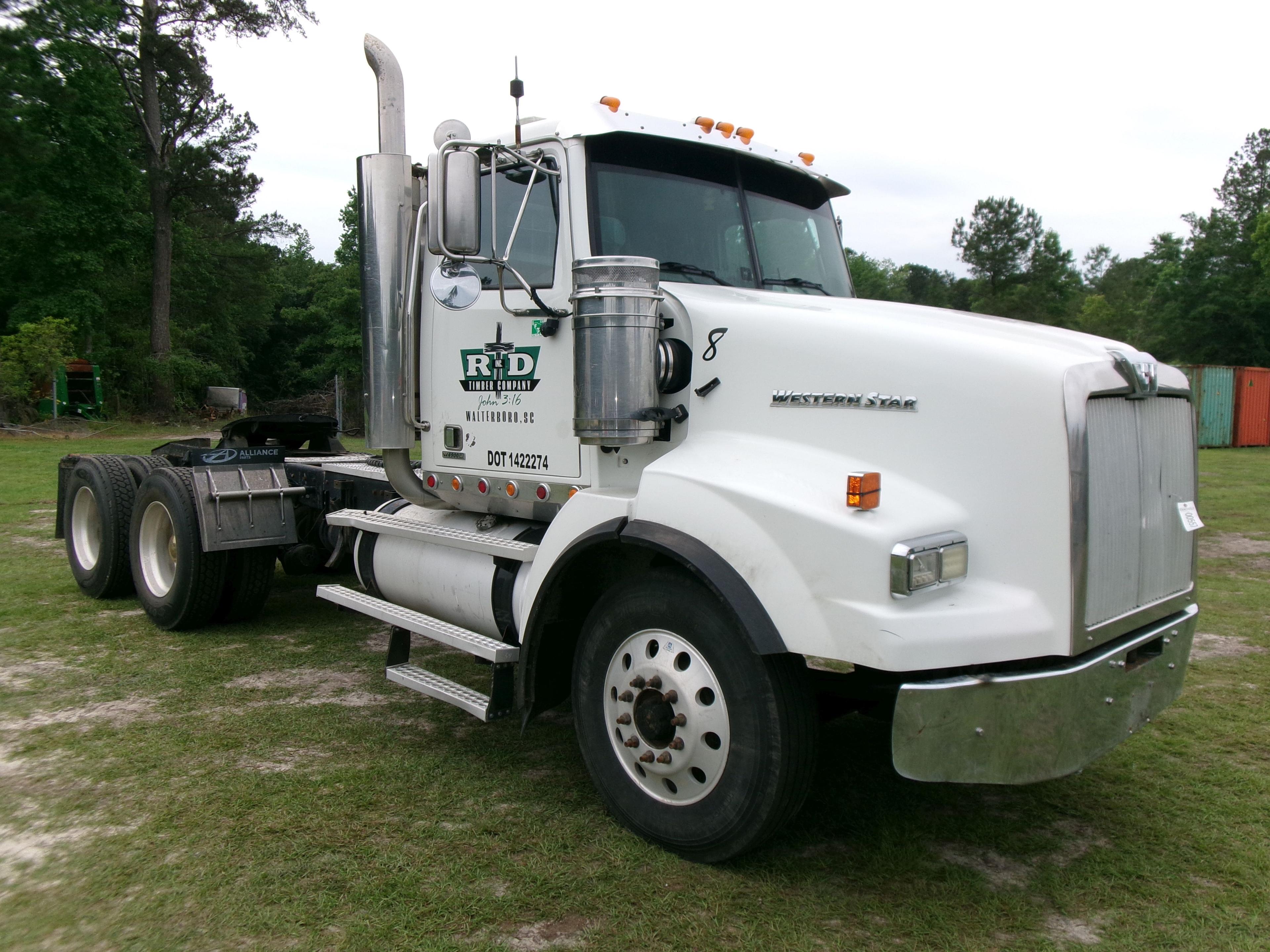 (0557)  2016 WESTERN STAR 4900 SB GLIDER W TITLE