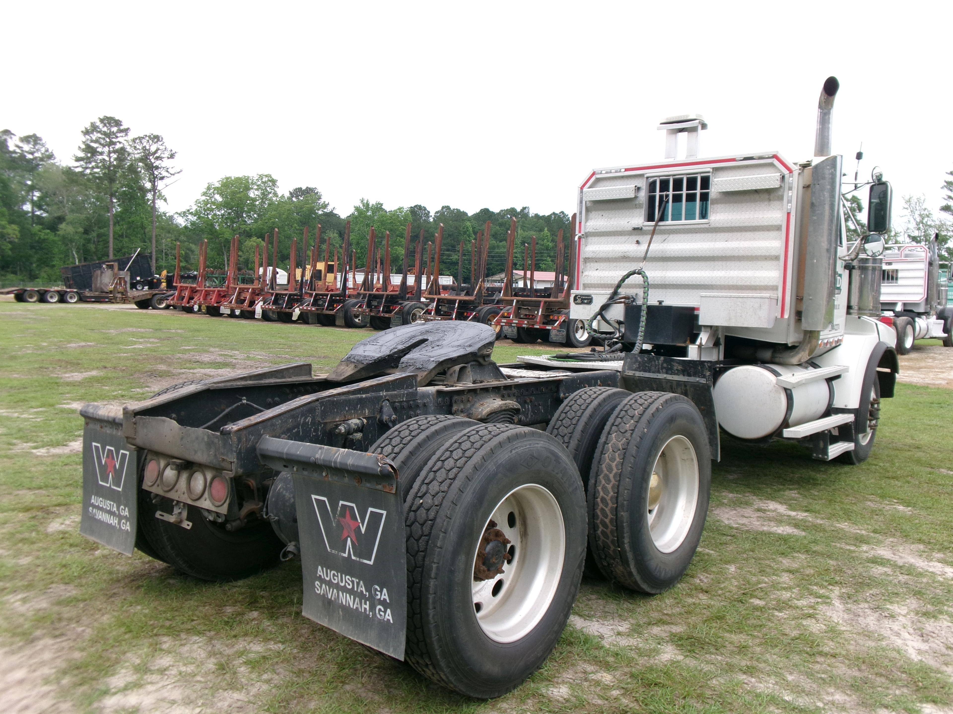 (0557)  2016 WESTERN STAR 4900 SB GLIDER W TITLE