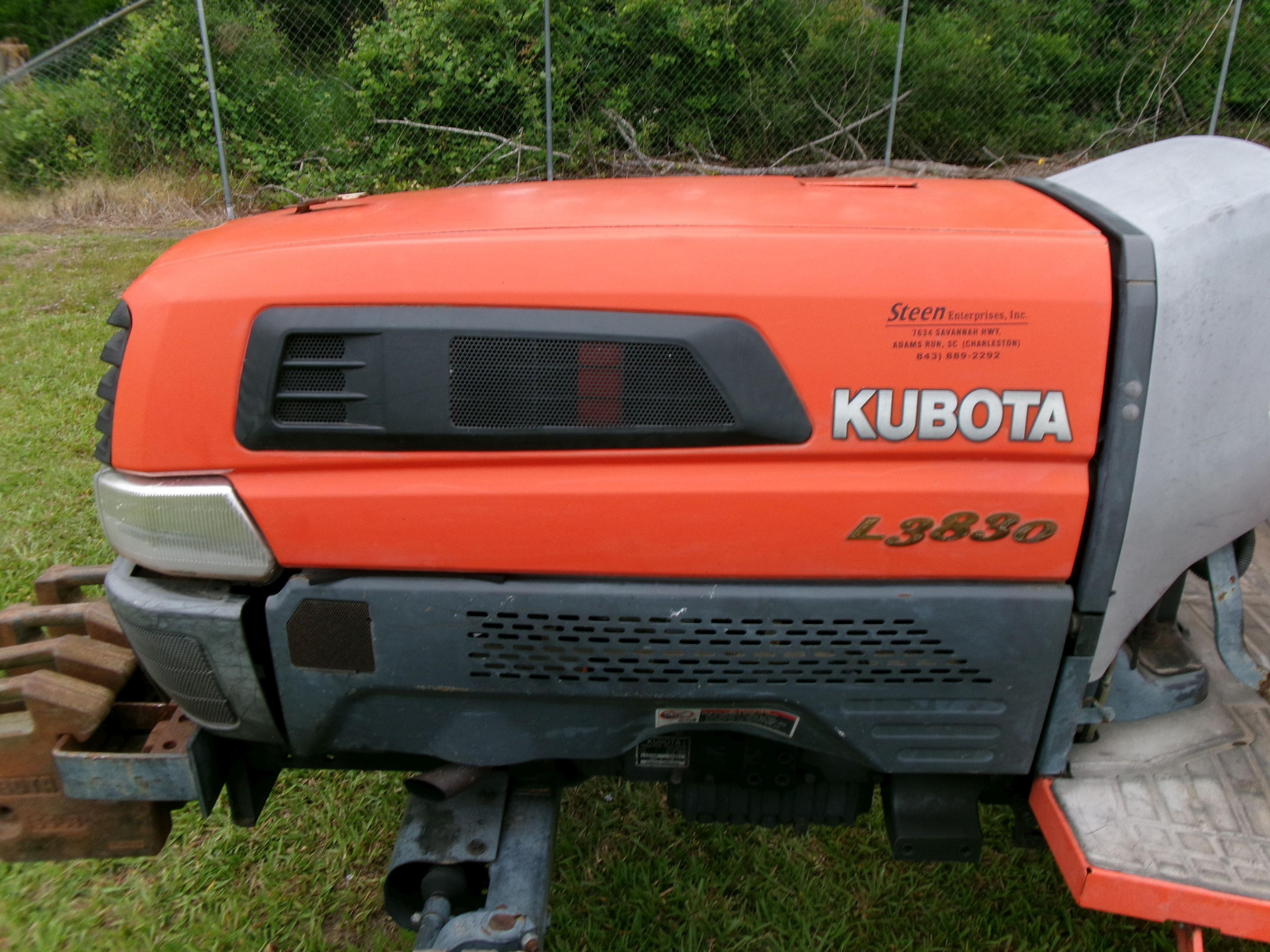 (0577)  KUBOTA MODEL L3830 ROPS TRACTOR