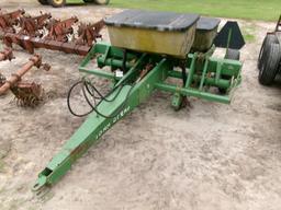 (0581)  2 ROW JOHN DEERE 7000 PLANTER