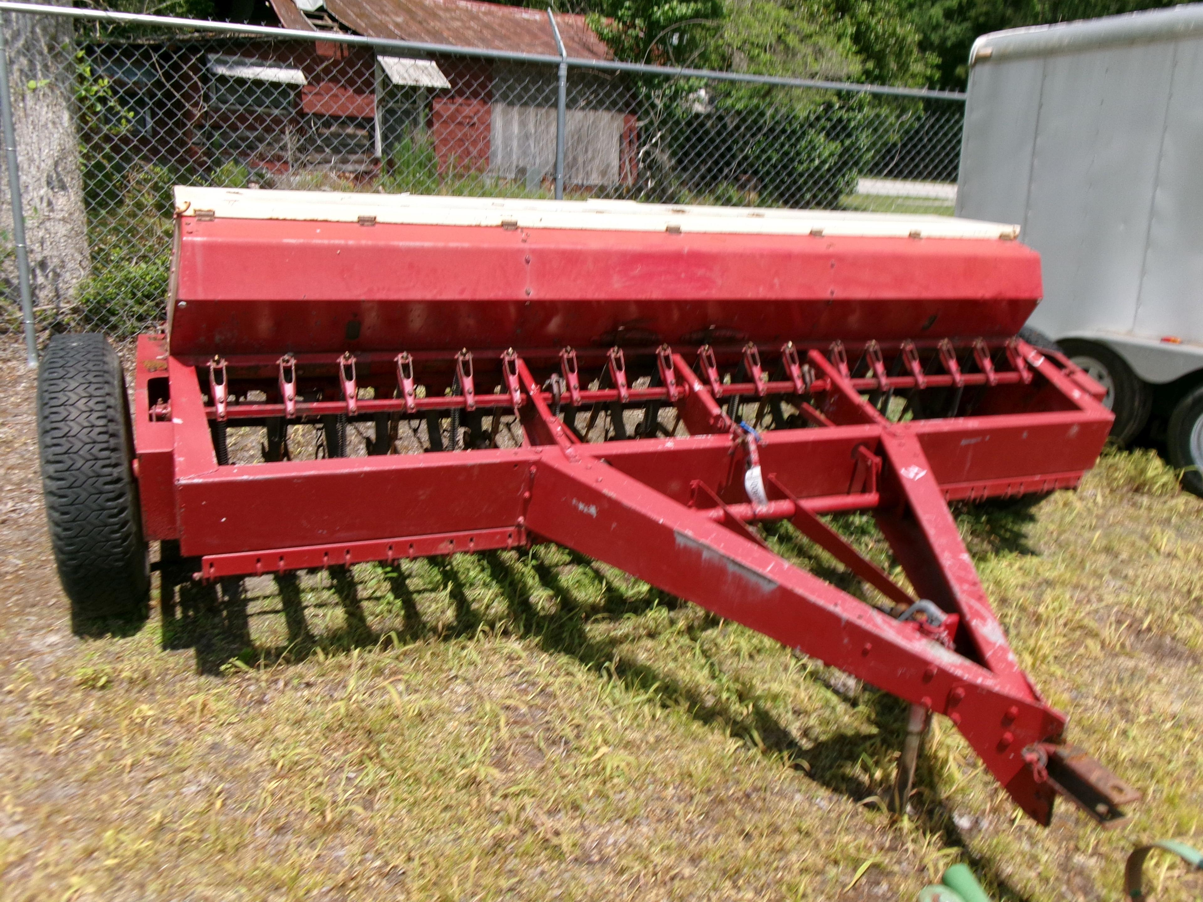 (0614)  International 10' Grain Drill