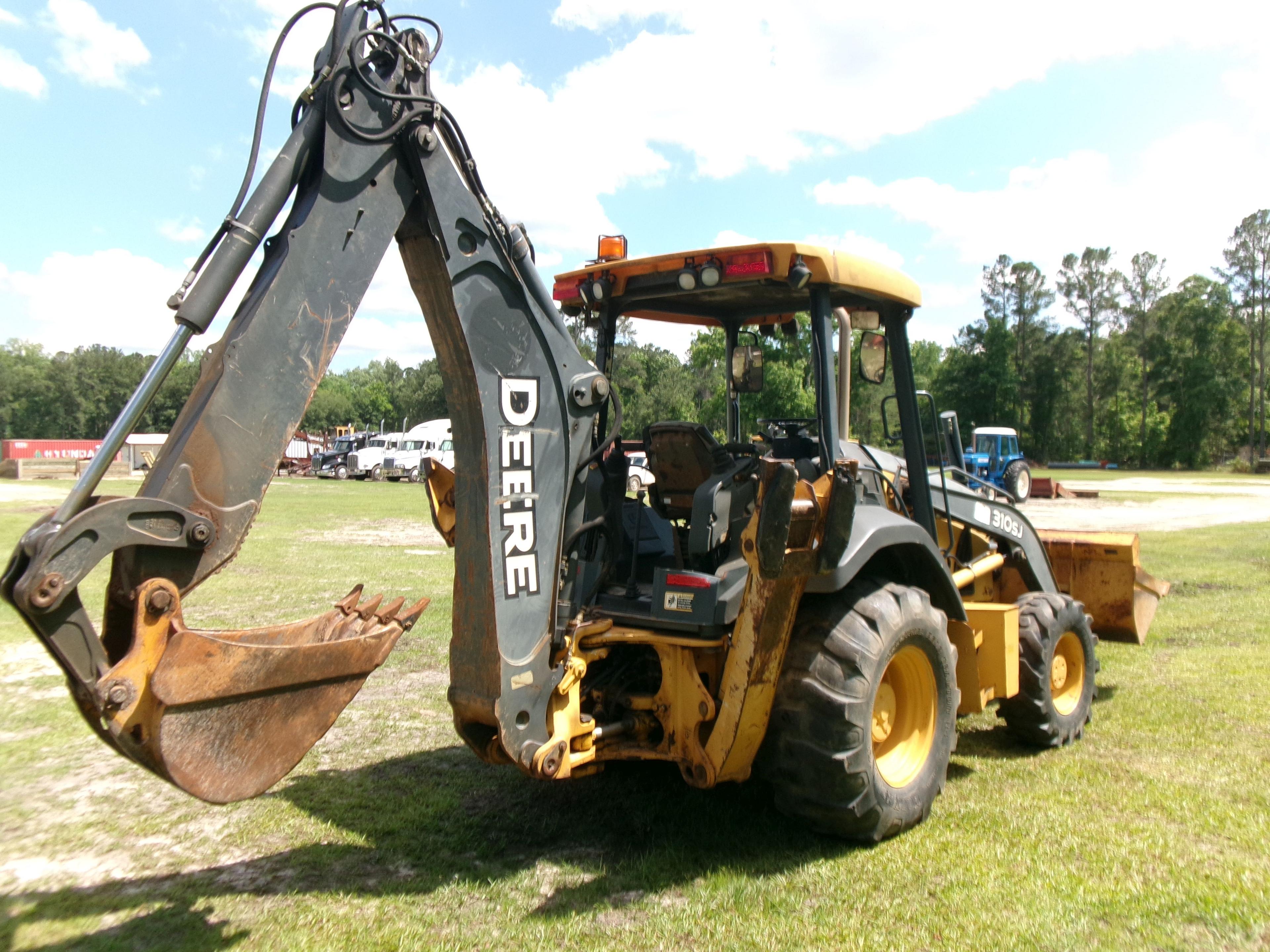 (0636)  JOHN DEERE 310SG BACKHOE