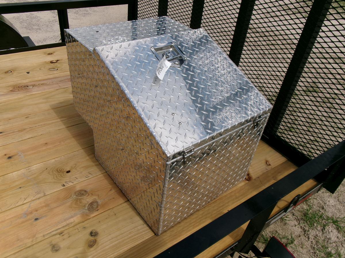 (0644)  ALUMINUM TOOL BOX