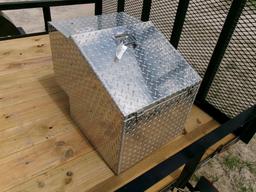 (0644)  ALUMINUM TOOL BOX