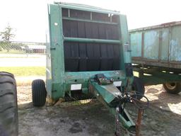 (0645)  John Deere 530 Bailer