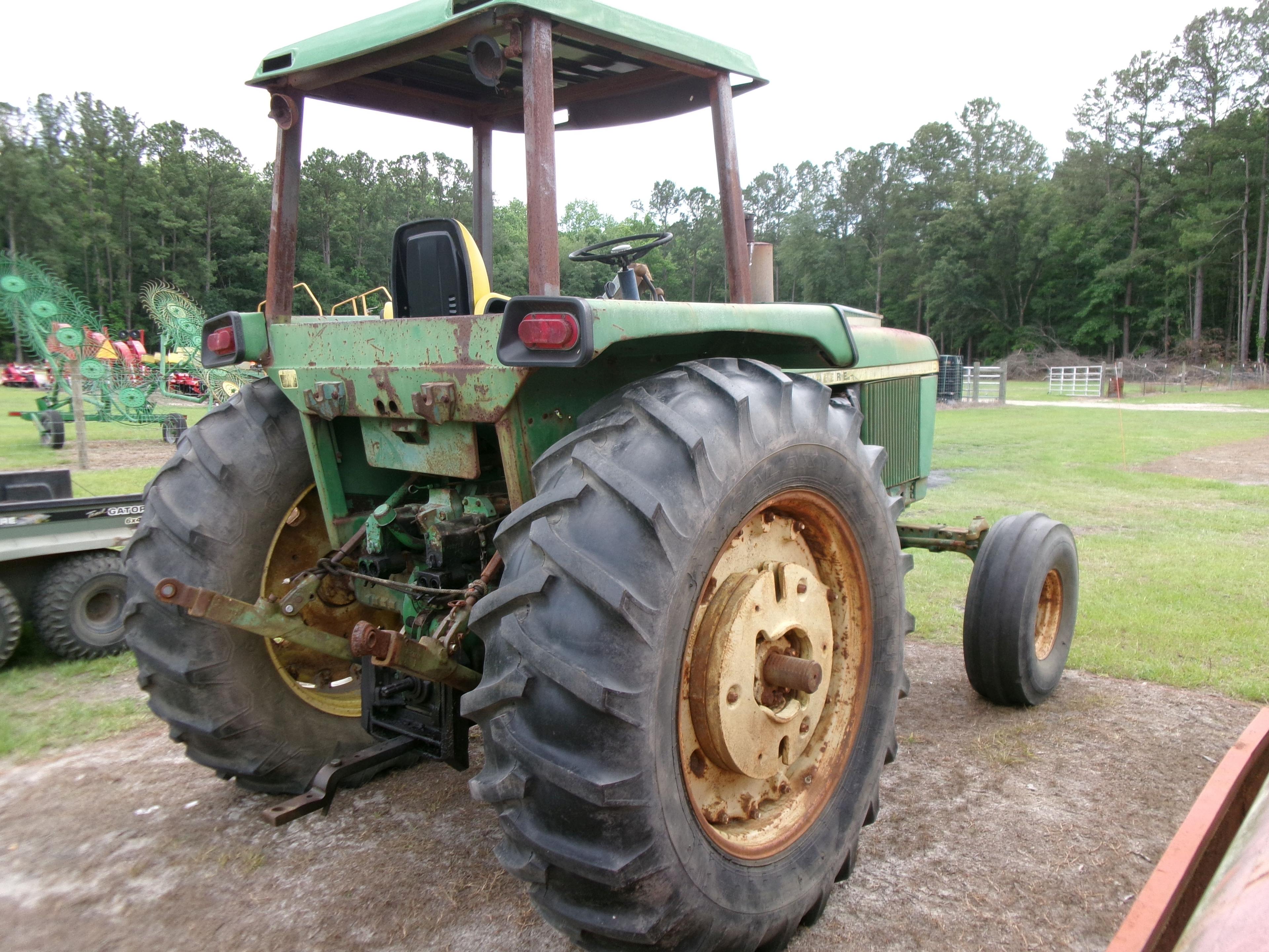 (0697)  JOHN DEERE 4230 TRACTOR