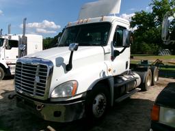 (8580)  2013 Freightliner Day Cab (W/Title)