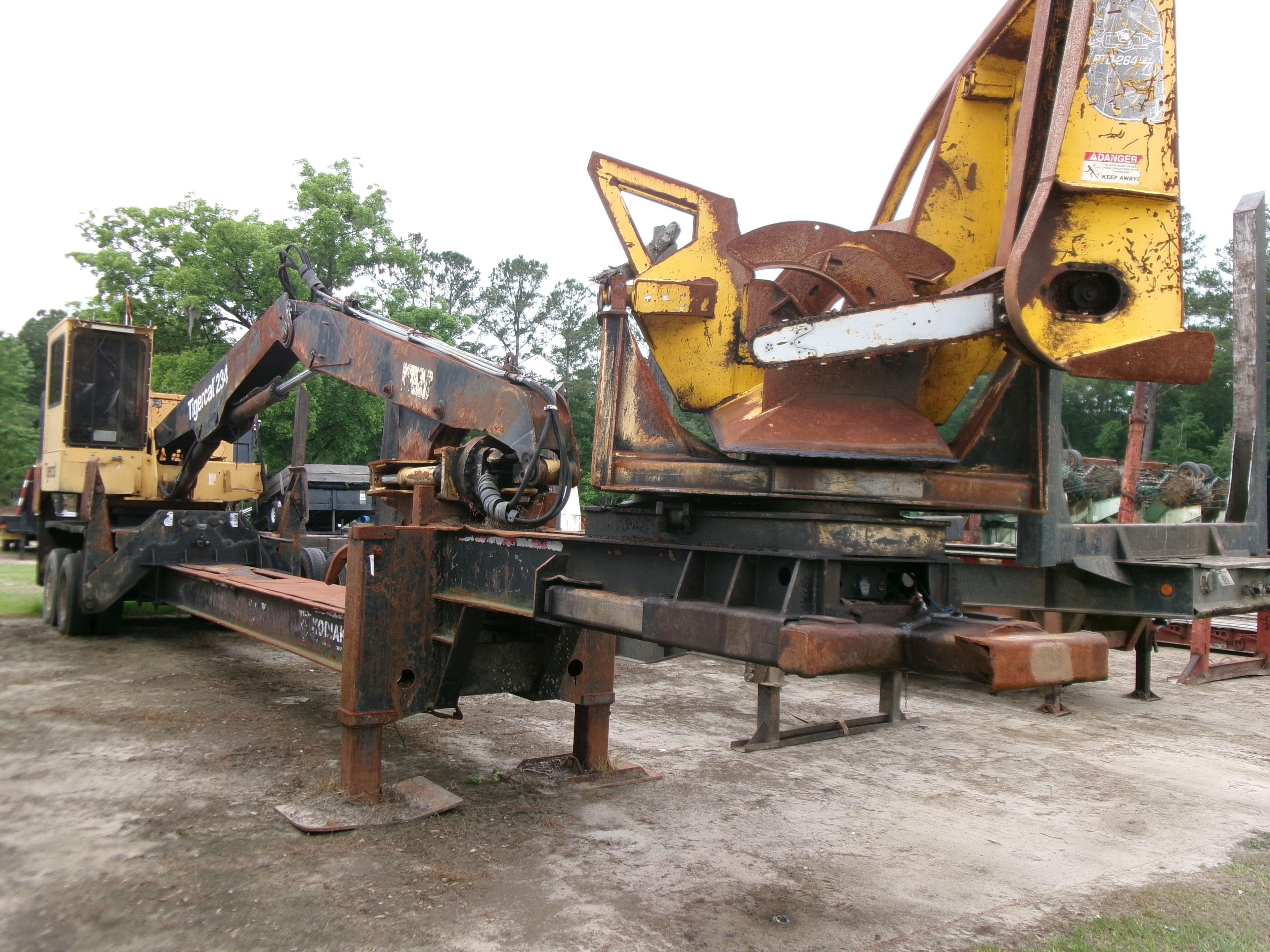 (8677)  2013 Tiger Cat 234 Log Loader