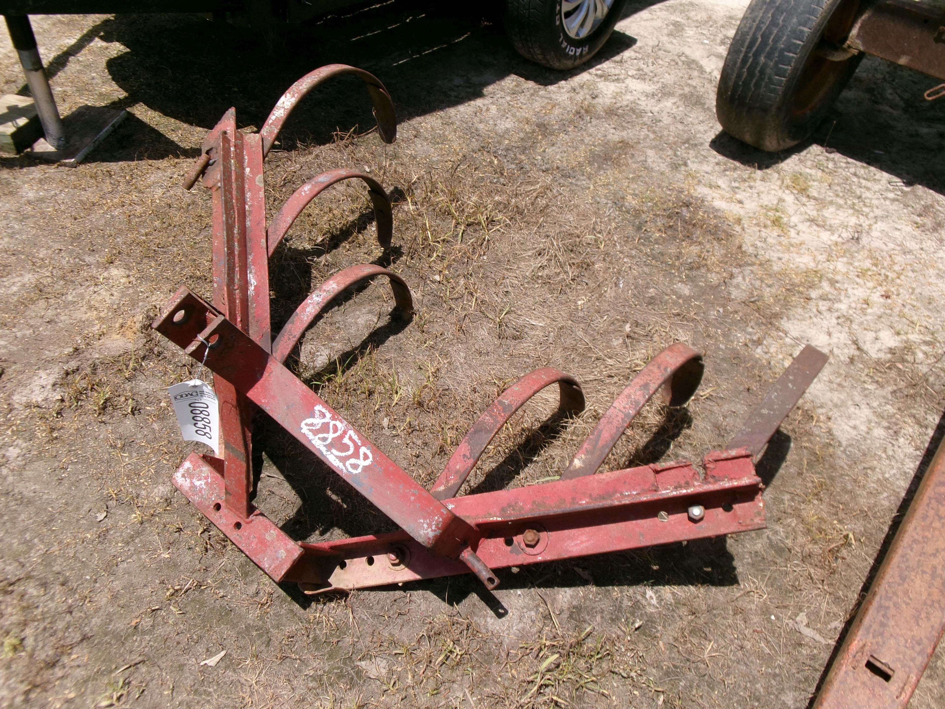 (8858)  1 Row Cultivator (Red)