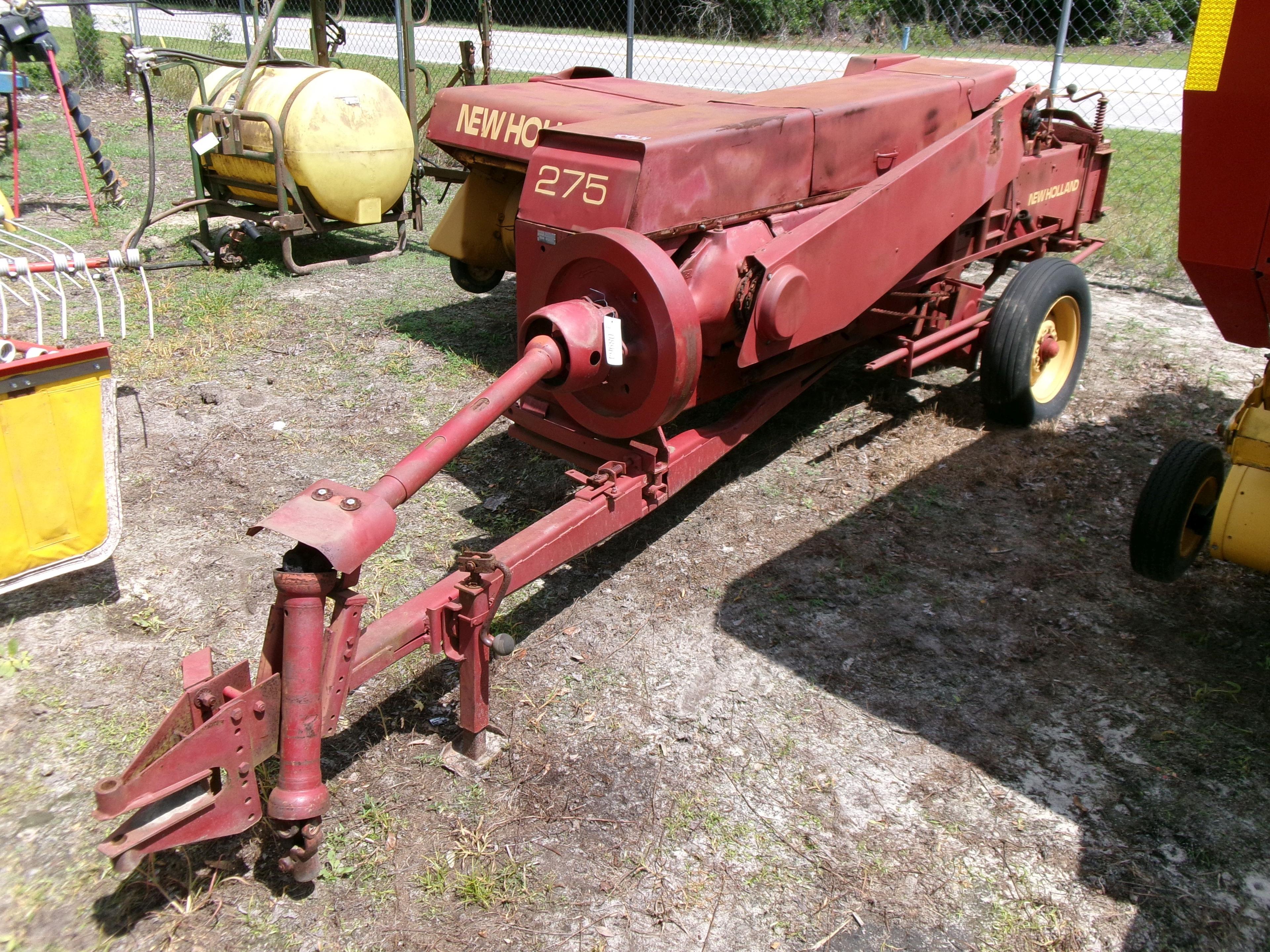 (8964)  New Holland 275 Square Baler