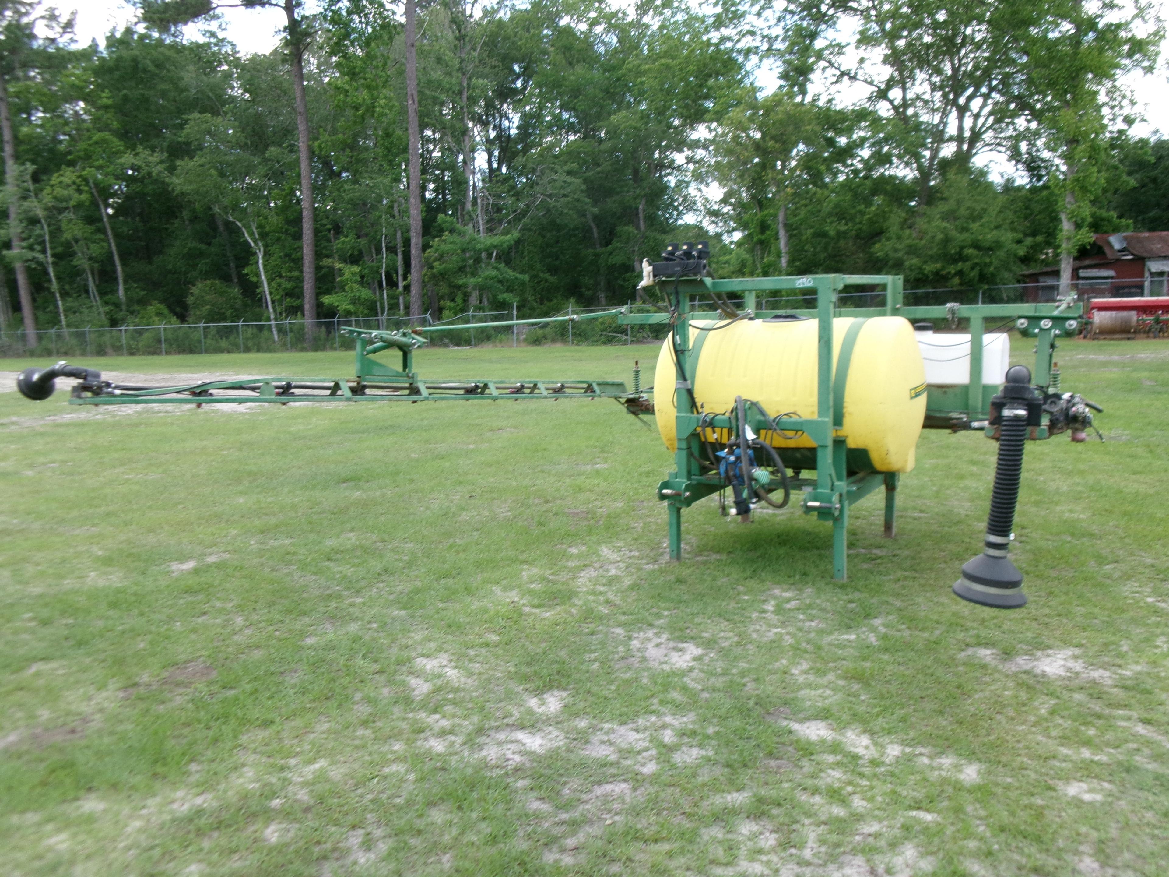 (8990)  Riddick 300 Gallon Sprayer